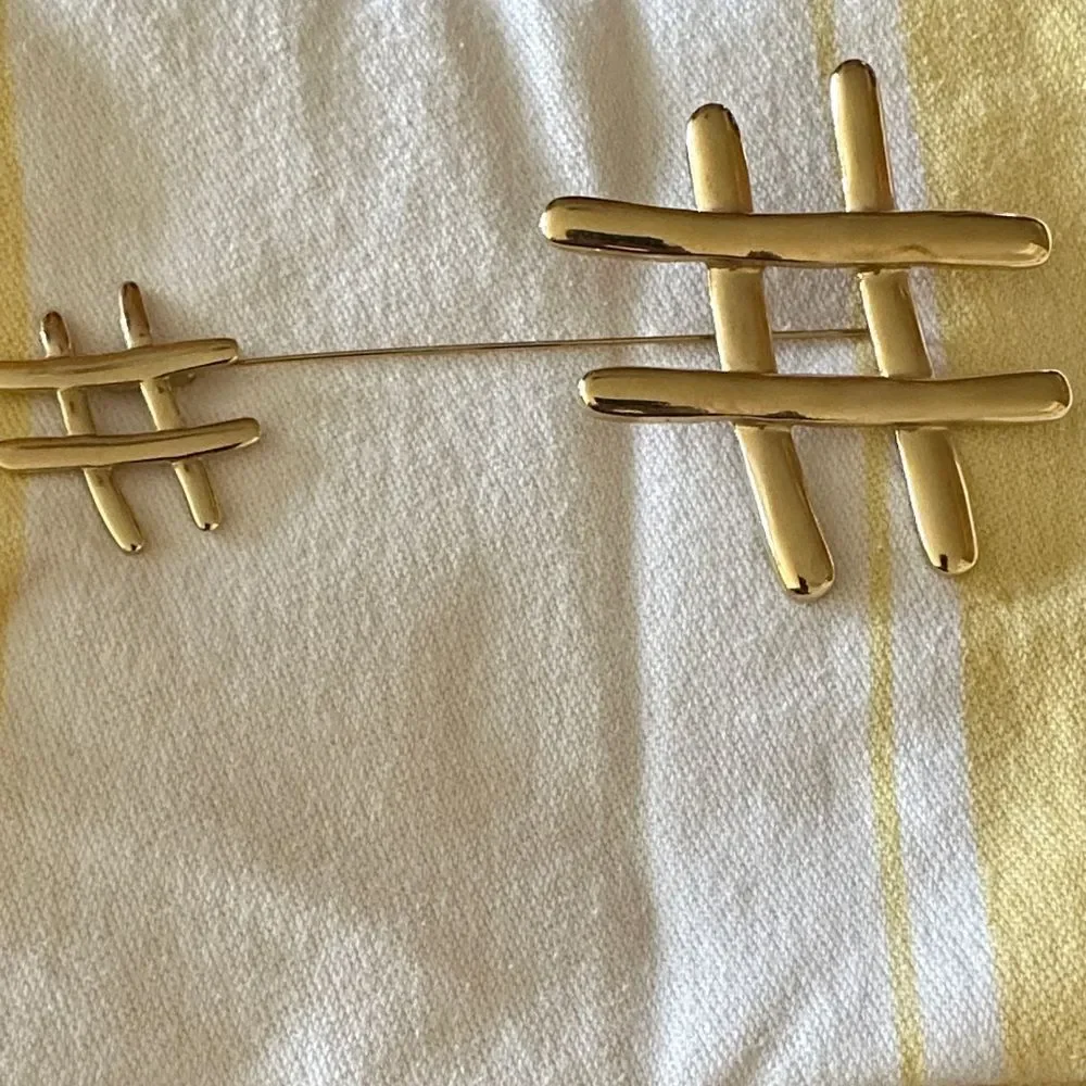 Vintage Gold Tone Hashtag “jabot” pin lapel pin brooch